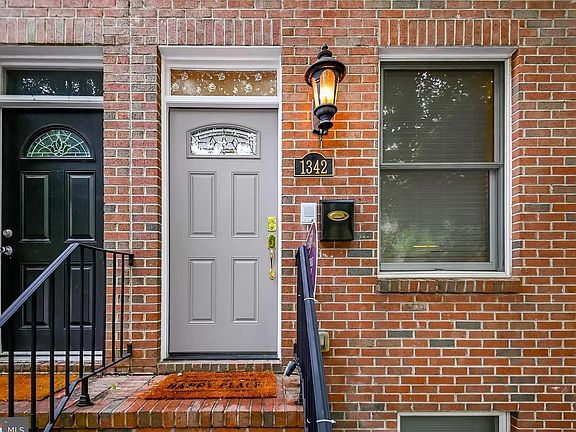 2nd image of 1342 Towson St