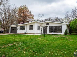 1633 SW Indian Trl, Topeka, KS 66604