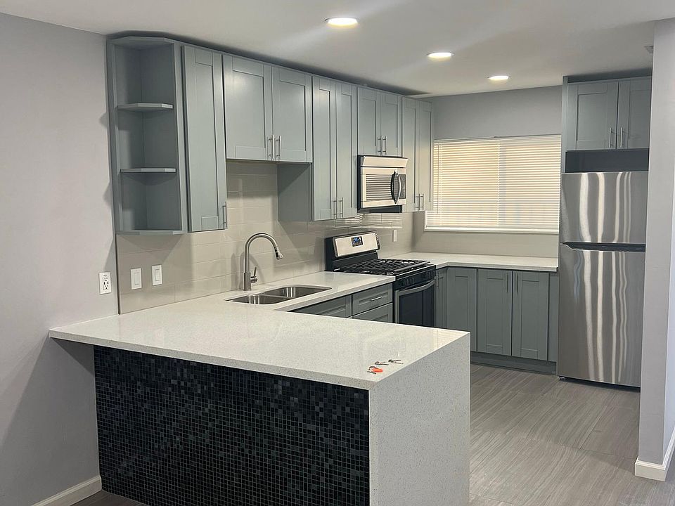 1st image of 8741 Mellmanor Dr #3