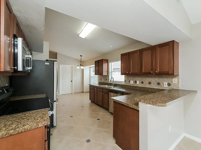 10832 Rushwood Way — Photo 8