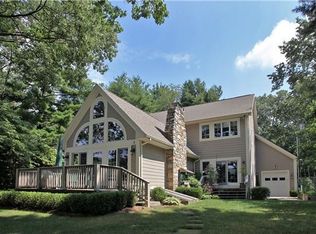 16 Sunset Dr, Danbury, CT 06811