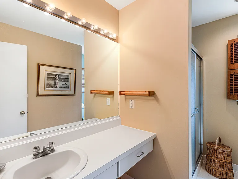 218 Corrigan St — Photo 7