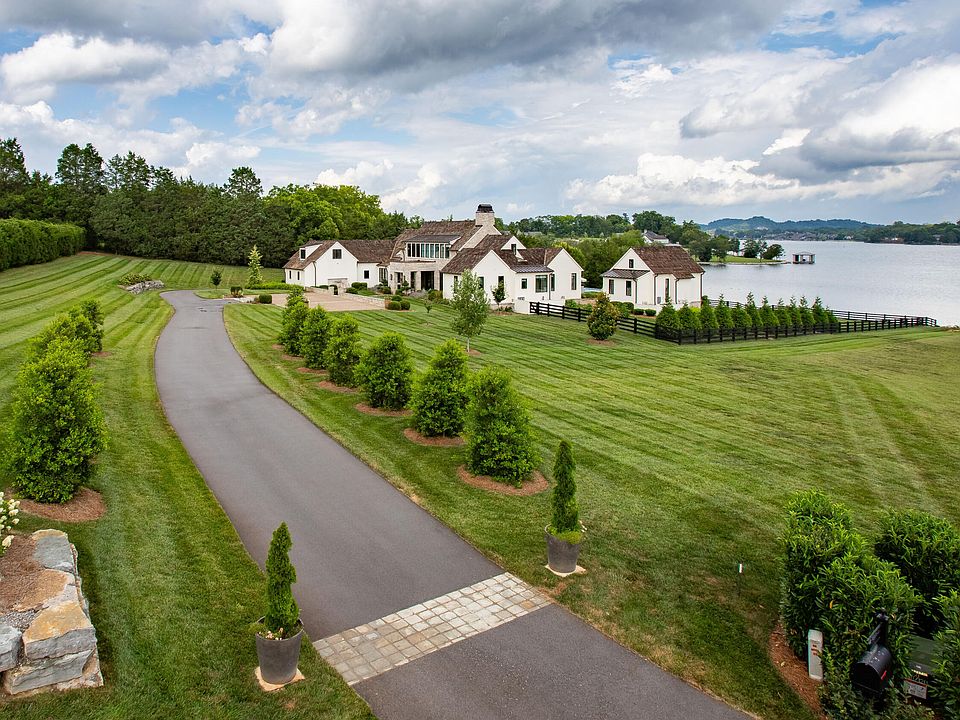 2nd image of 10600 Lake Arcas Way