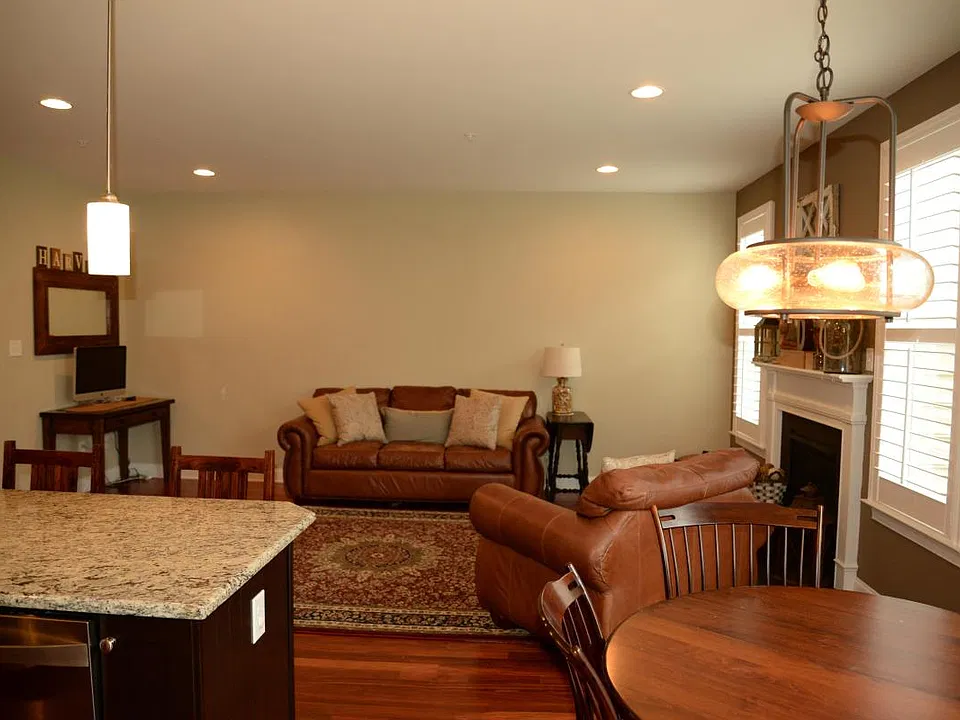 Eat in/ Living Room