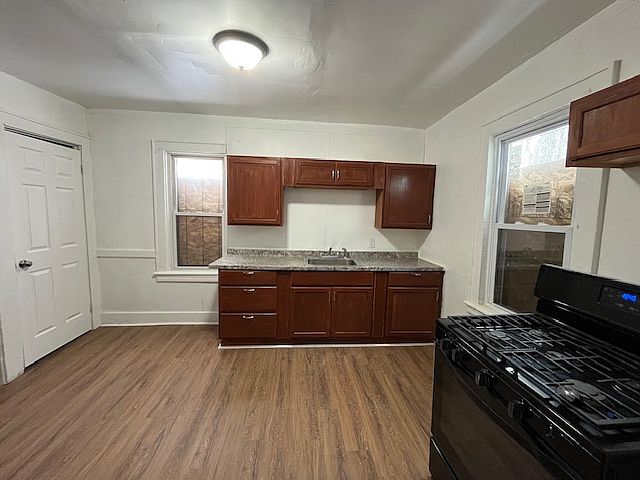 1st image of 4 Byers Ct