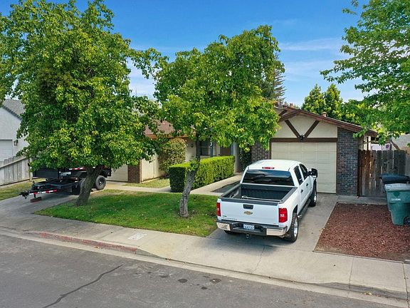 3rd image of 31 Black Pine Way