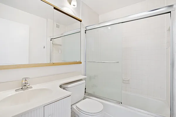 Rented by Douglas Elliman | media 27