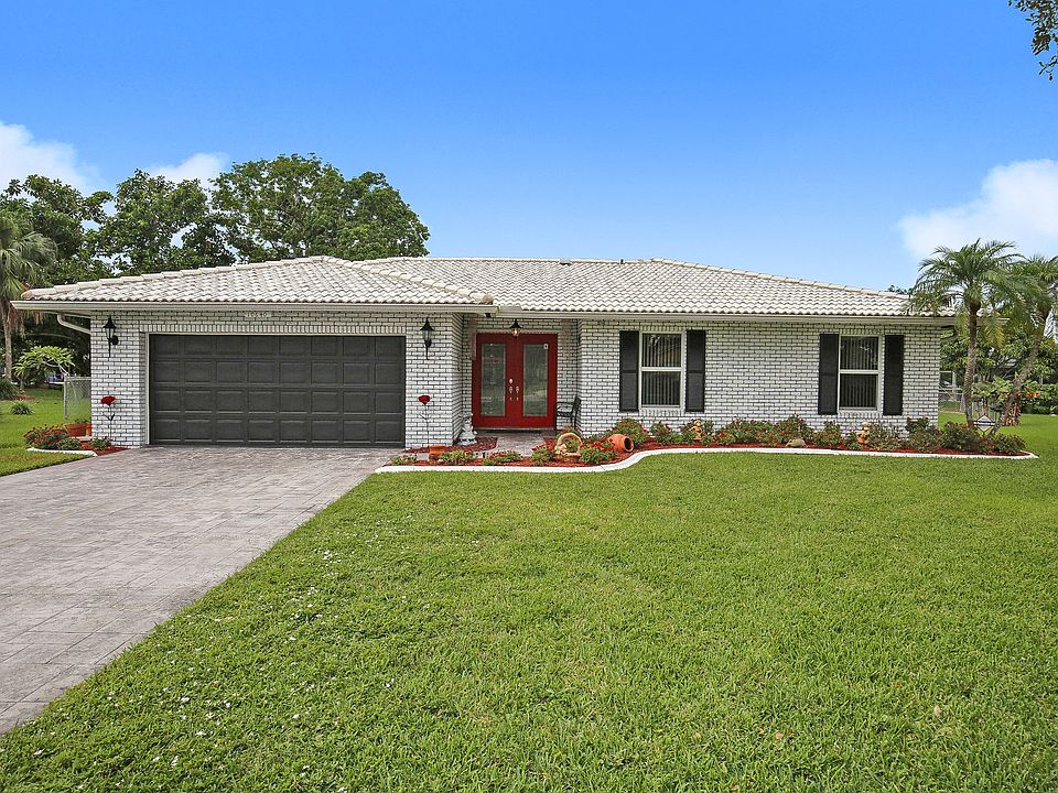 1st image of 10640 NW 41st St