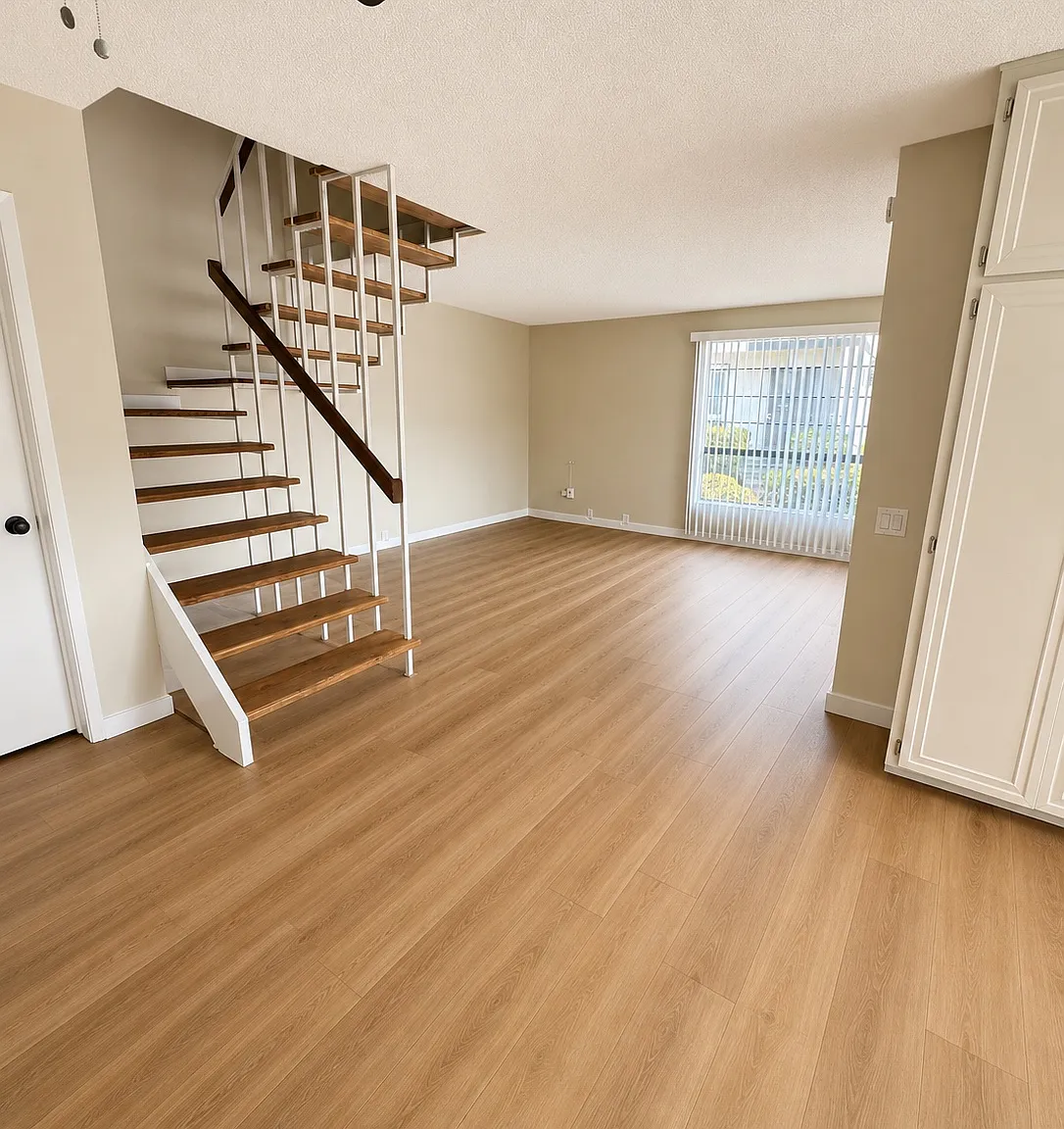 3 bed, 1447 sqft, $3,250 — Photo 1