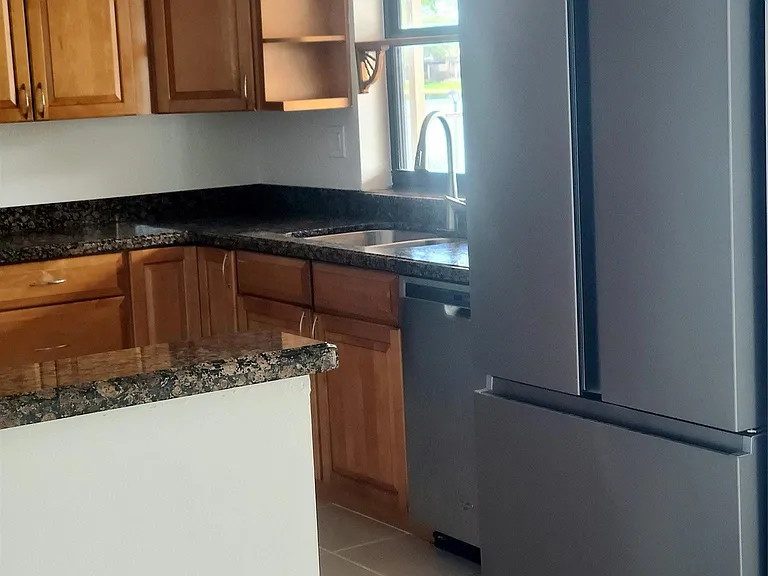 1421 NW 114th Ave — Photo 8
