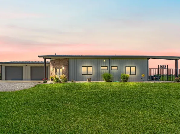 1482 N 300th Rd, Baldwin City, KS 66006