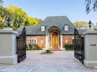 1025 N Crescent Dr, Beverly Hills, CA, 90210