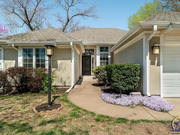 3330 SW Wanamaker Rd, Topeka, KS 66614