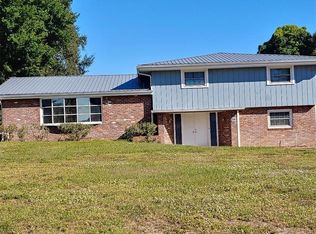 20 Heights Ave, Frostproof, FL 33843