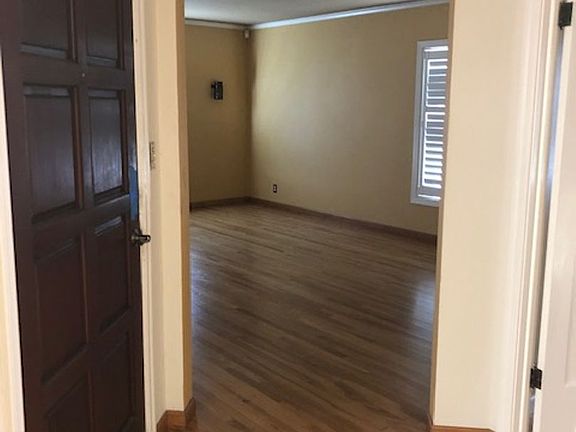 4th image of 49 West Ln