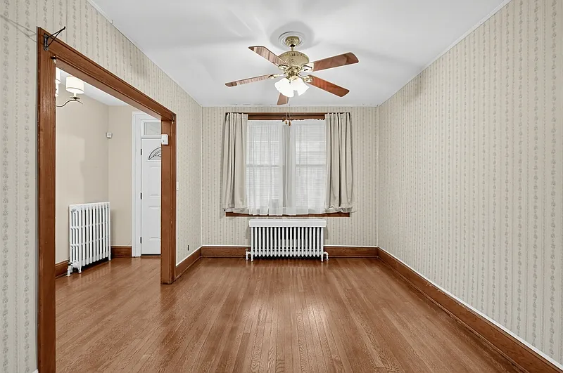 3 bed, 1.5 bath, 1238 sqft, $4,195 — Photo 4