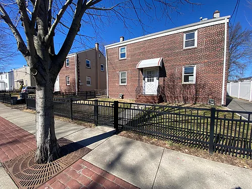 125 Roosevelt Ave Photo 1