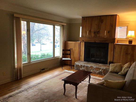 3rd image of 2029 Norfolk St