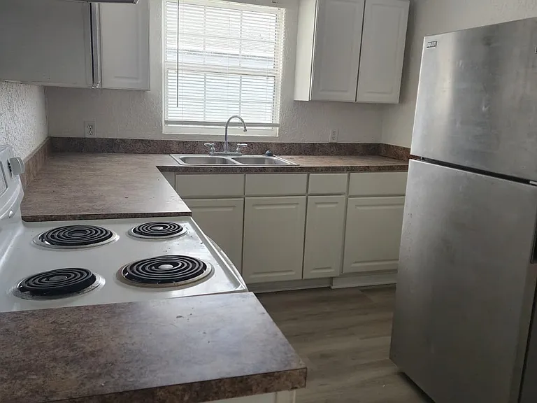 20 E Avenue B #1 — Photo 10
