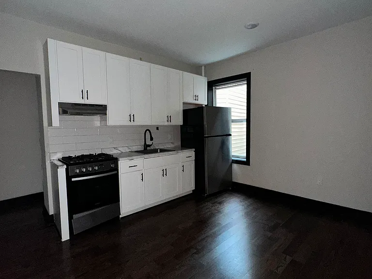 104 Belmont Ave #11E — Photo 1