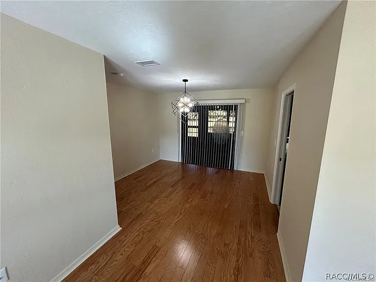 515 E Falconry Ct — Photo 22