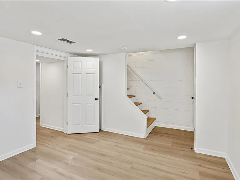 1612 Hardwick Rd — Photo 13