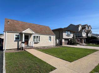 707 Soma Ave, Bellmore, NY 11710