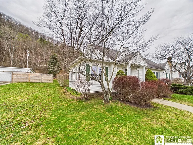 422 York St — Photo 41