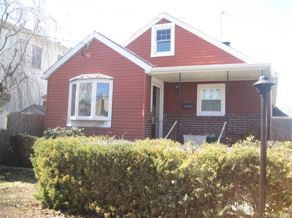 704 Prospect Place, Bellmore, NY 11710