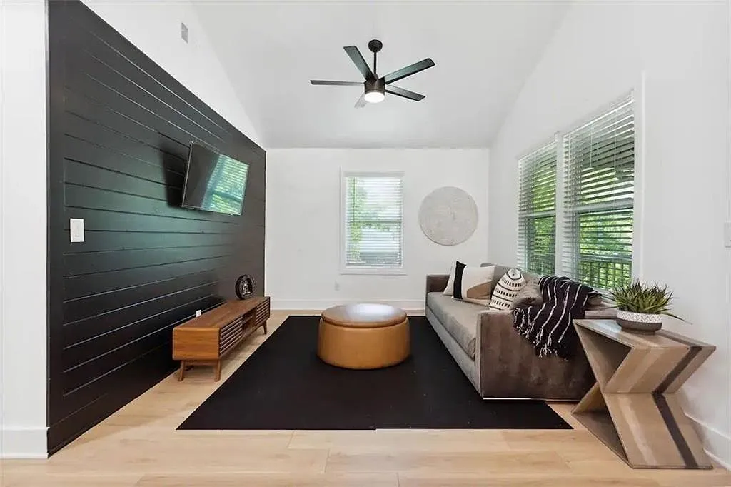 3 bed, 2.0 bath, 1648 sqft, $2,700 — Photo 3