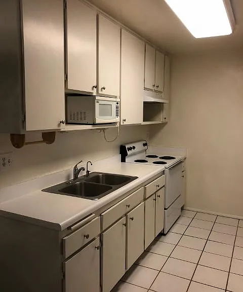 5700 Baltimore Dr #139 — Photo 4