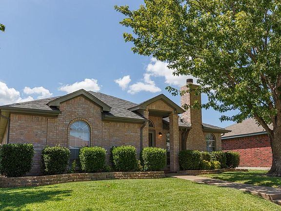 2nd image of 2821 Hidden Springs Dr