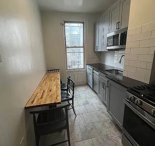 83 Cornelia St #3 — Photo 11