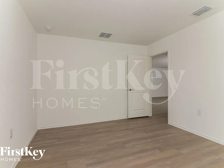 4530 Emma Way — Photo 8