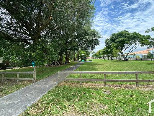 2 bed, 700 sqft, $2,450 — Photo 3