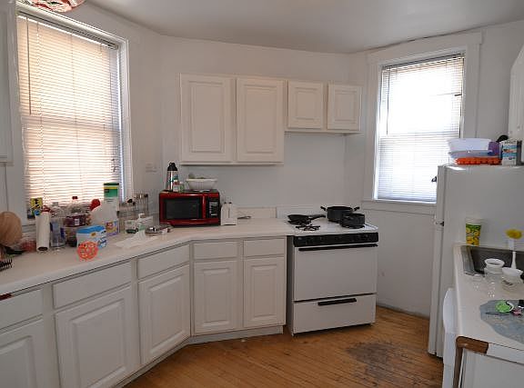 2nd image of 3845 N Greenview Ave #N3
