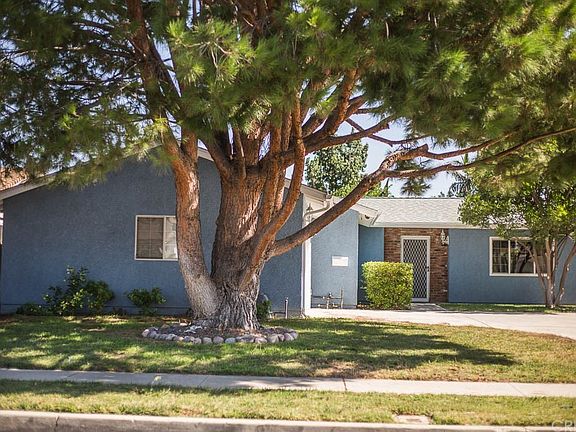 3rd image of 8802 Valjean Ave