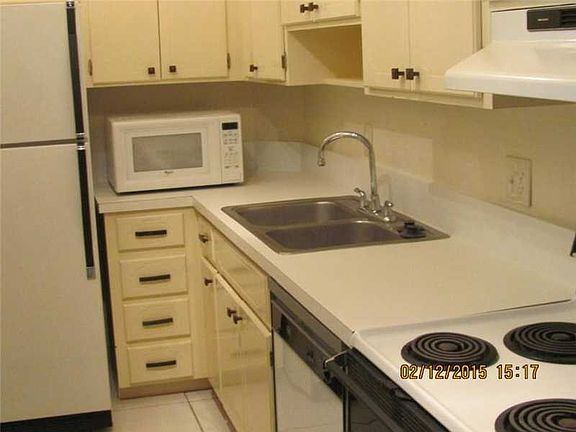 2nd image of 5911 NE 14th Ln APT 104S