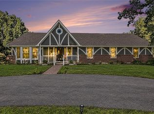 2806 E 215th St, Belton, MO 64012