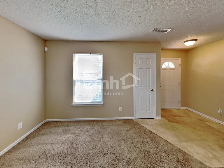 6804 Woodland Heights Dr — Photo 6