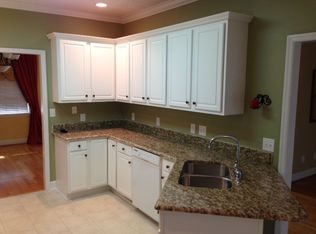 4125 Dartmoor Ln, Lumberton, NC 28360