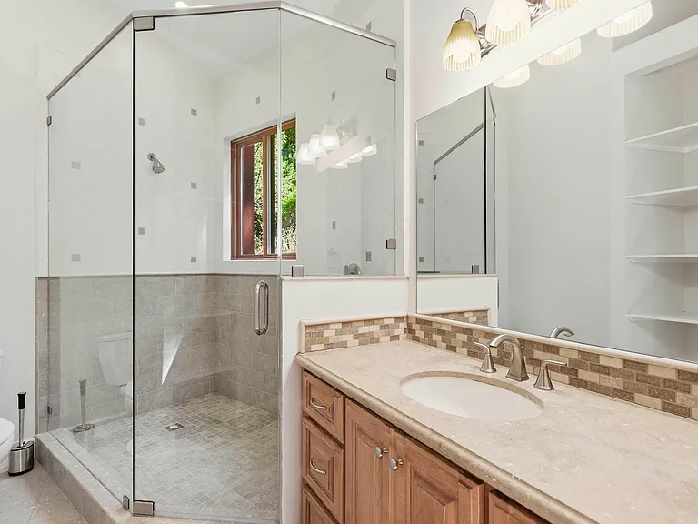 3911 Pepper Tree Ct — Photo 50