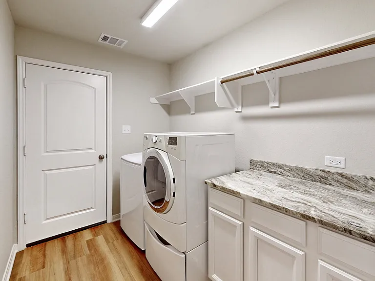 2030 Kathryn Dr — Photo 13