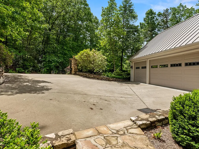 2095 Buffalo Creek Rd — Photo 6