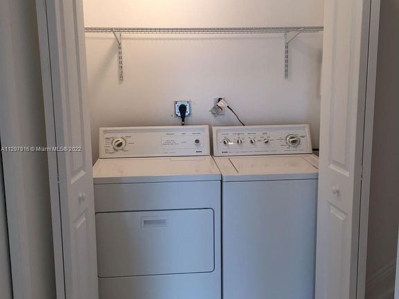 5th image of 10902 NW 83rd St APT 201