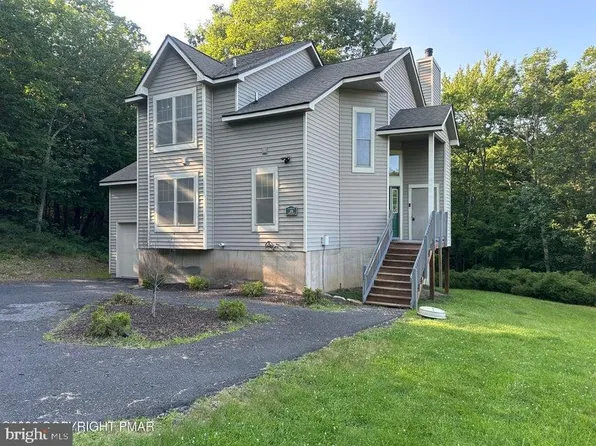 2210 Camelback Dr, Tannersville, PA 18372