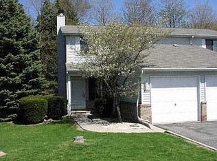 1864 N Pontiac Trl #1, Walled Lake, MI 48390