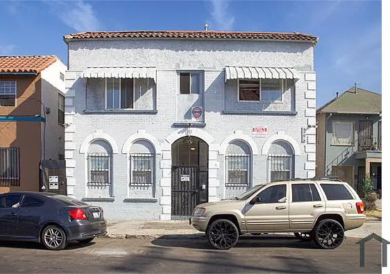 327 W 45th St