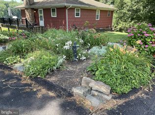 5508 Lake Dr, Spring Grove, PA 17362