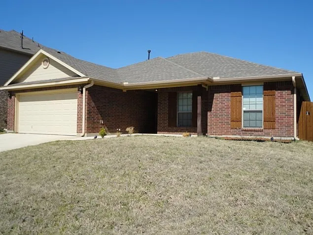 3809 Monica Ln — Photo 1